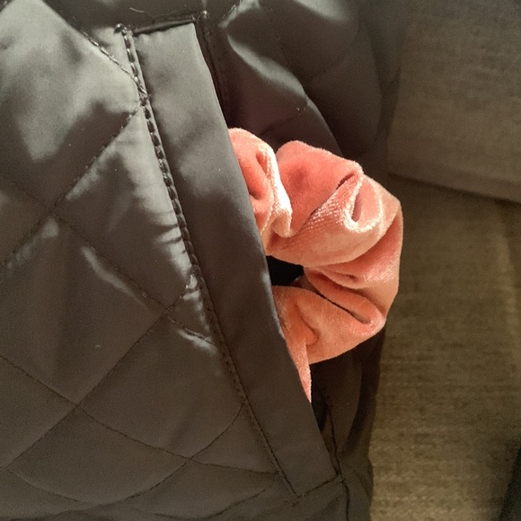 Levi’s diamond quilted bomber jacket for women - Picture 8 of 9